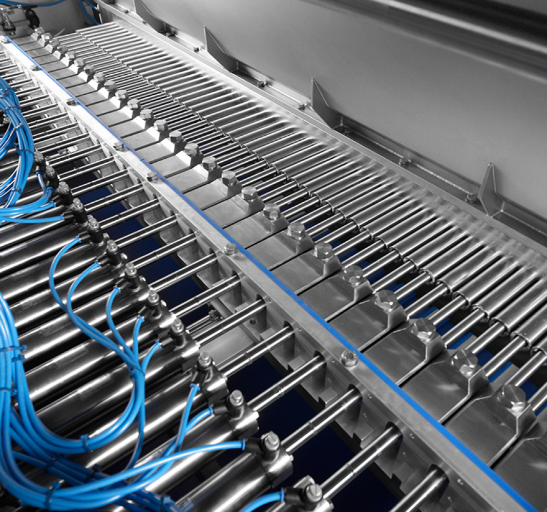 Semi-automatic cakes production line